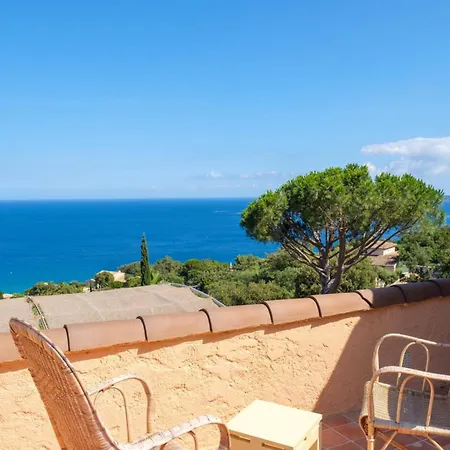 Spacious House With Sea View And 2 Terraces Tatil Evi *