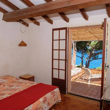 Spacious House With Sea View And 2 Terraces Tatil Evi *