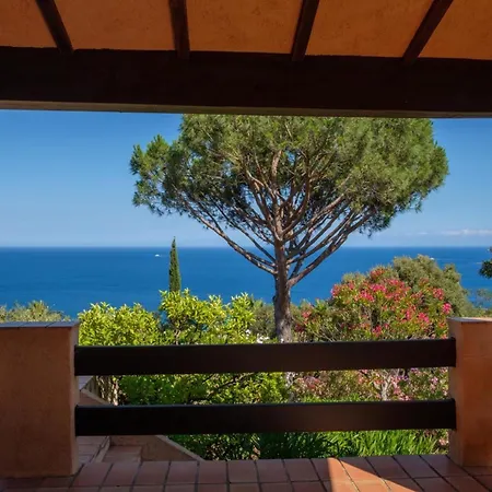 Spacious House With Sea View And 2 Terraces Tatil Evi *