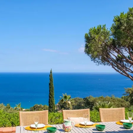 Tatil Evi Spacious House With Sea View And 2 Terraces *